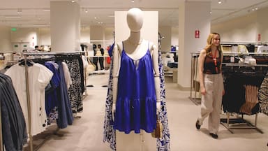 H&M Chile presenta su remodelada tienda en Casacostanera con una colección inspirada en el relajo isleño