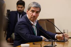 Delegado Durán niega “actuación improcedente” tras conocerse chats con Cariola donde la diputada le pide favores personales