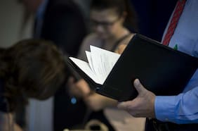 Desempleo ilustrado: desocupados con educación superior siguen al alza y casi 40% está subempleado