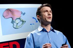 Daniel Kraft, el médico que cree que en el futuro trataremos el envejecimiento reiniciando nuestros  órganos como los computadores