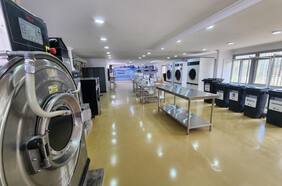 Terapia de Hogar Easy transforma y renueva lavandería “La Burbuja” de Cerro Navia