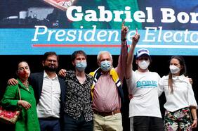 Agentes de mercado anticipan que el dólar podría superar la barrera de los $900 y la bolsa caer hasta 10% tras resultado de las presidenciales