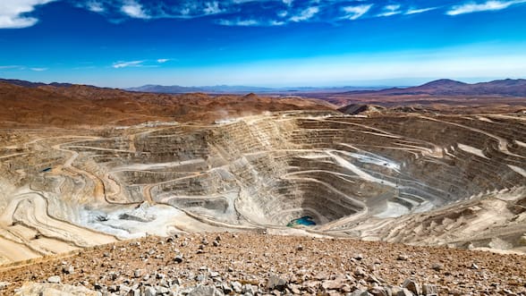 Inversionistas podrían acceder a eventuales bajas de impuestos a futuro sin renunciar a contratos de invariabilidad tributaria