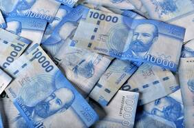 Hacer dinero es la meta más importante de los chilenos, por sobre formar familia o tener hijos