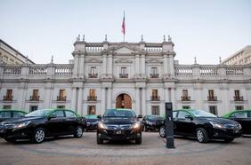 De techo amarillo a verde: comienza el recambio de la flota de taxis en Chile