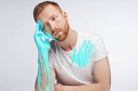 El artista canadiense JP SAXE se presentará por primera vez en Chile