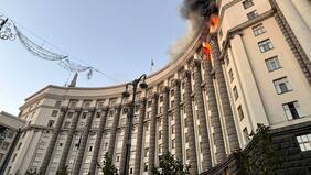 Unión Europea condena ataque con drones de Rusia que dañó sede de gobierno de Ucrania