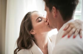Cómo prevenir la infección viral de la enfermedad del beso