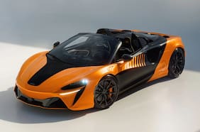 McLaren celebra sus títulos en la F1 con una edición exclusiva del Artura Spider