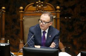 “No estamos de rodillas ante nadie”: presidente del Senado responde a críticas de Republicanos a Chile Vamos por reforma de pensiones