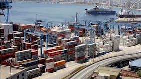 Efecto de la guerra en Medio Oriente en Chile: suben las ventas de cobre, pero las compras de petróleo se disparan