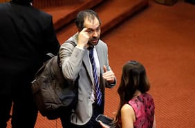 Presupuesto: Hacienda plantea sorpresiva rebaja de sueldos a cargos políticos de futuro gobierno