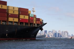 Guerra en Irán lleva a que precios de fletes marítimos se disparen y alcancen su mayor nivel en casi un año
