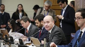 Solo con votos del oficialismo y tras un tenso debate, Comisión de Hacienda del Senado aprueba en general la megarreforma