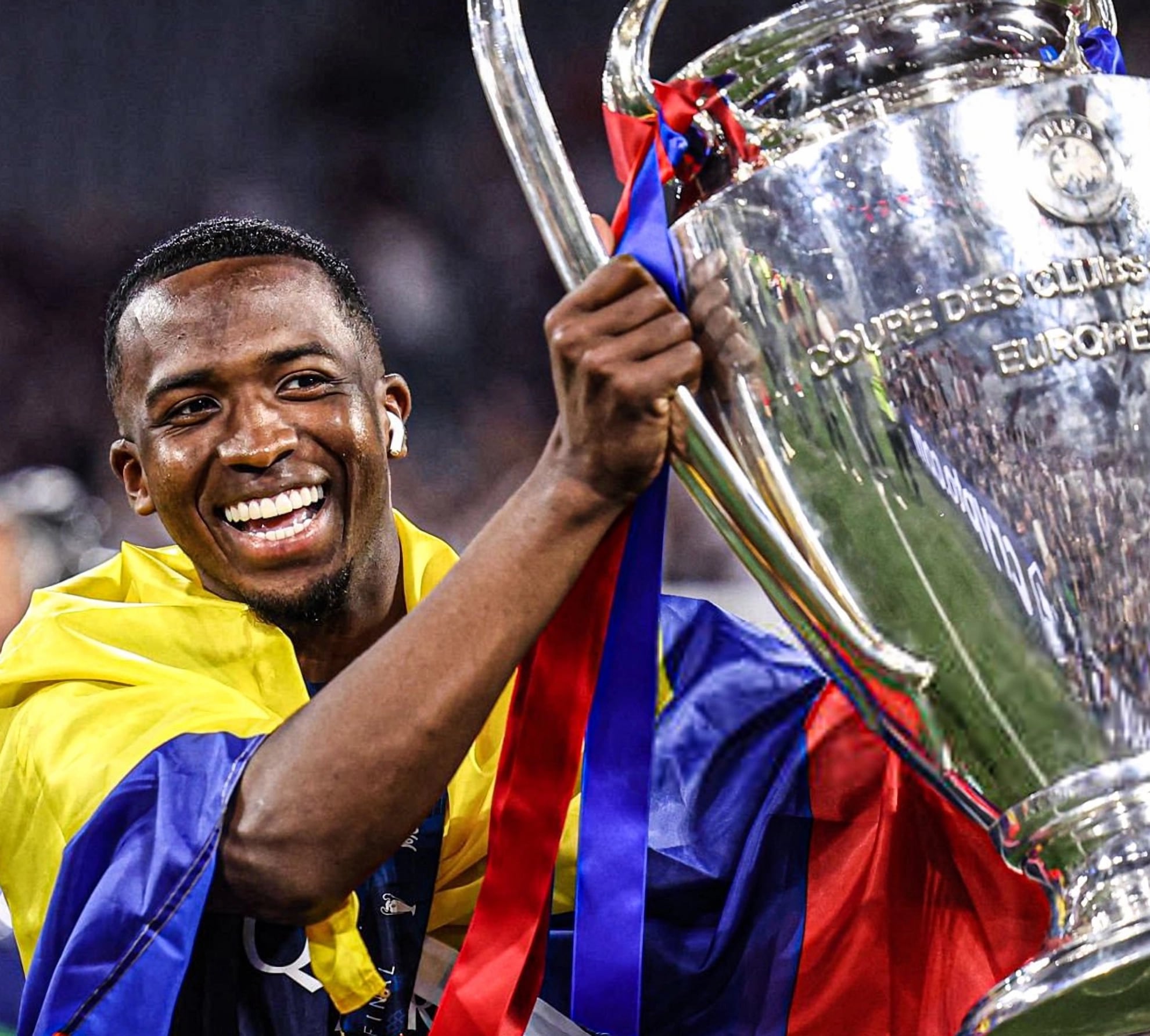 Ecuador está en la cúspide: el bicampeonato de Willian Pacho en la Champions League