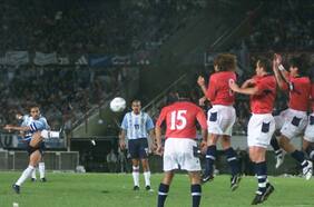 La Sub 23 como base en un duelo eliminatorio: el fallido primer intento de Nelson Acosta en 2000