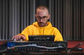 Sui Generis fue sampleado por The Alchemist