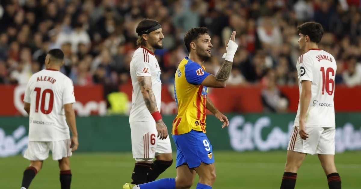 Desastre total: Sevilla cae en casa ante Valencia con Alexis Sánchez apuntado como gran responsable