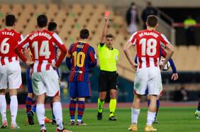 Tarjetero y el único que expulsó a Messi en España: quién es el árbitro europeo que dirigirá el Chile-Bolivia