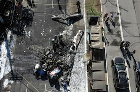 Accidente aéreo en Brasil: avioneta cae en concurrida avenida y deja dos muertos