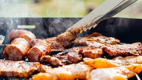 ¿Cómo limpiar la parrilla para el asado? No se recomienda usar solo una cebolla