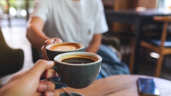 Científicos descubren que el café modifica el microbioma intestinal: qué efectos tiene sobre el cuerpo