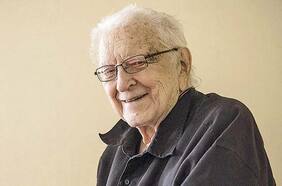 Columna de Sebastián Edwards: Los 100 años de “Alito” Harberger, un “gran capitán”