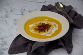 Crema de garbanzos con longaniza crocante