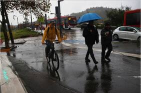 Pronostican hasta 85 milímetros de agua: alerta amarilla por precipitaciones y ventiscas en la Región Metropolitana