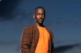 Fotos del set ofrecen un nuevo vistazo a Ncuti Gatwa como el próximo Doctor Who