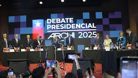 Cruces por derechos humanos, liceos emblemáticos y migración marcan debate presidencial de cara a elecciones