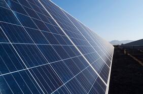 Colbún ingresa a evaluación ambiental proyecto de energía solar en Arica