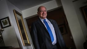 Del Senado a la U: José Miguel Insulza se convertirá en nuevo director de Azul Azul