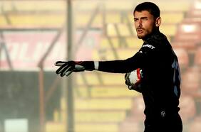 Otra fuga de un juvenil en el fútbol chileno: la UC confirma la salida de Thomas Gillier