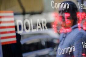 Dólar sube tras votación del cuarto retiro: mercado descontaba que la iniciativa no iba a prosperar
