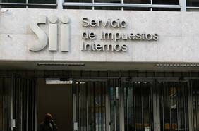 Expertos tributarios enjuician nueva ley que grava bienes de lujo para financiar la Pensión Garantizada Universal