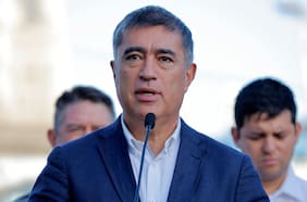 Desbordes concreta su ofensiva ante la nueva cárcel en Santiago con recurso de protección contra el Minvu