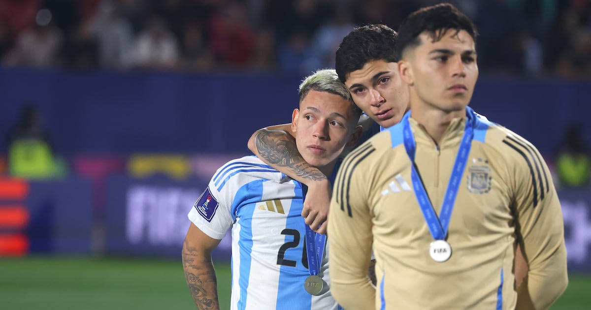 “Los vamos a matar; no van al Mundial”: los provocadores cantos de Argentina Sub 20 contra Chile en su regreso a Buenos Aires