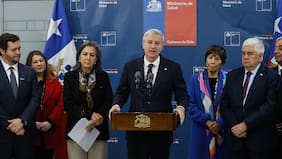 Kast en firma de convenio para agilizar listas de espera: “En algún momento no se utilizaron bien los recursos”