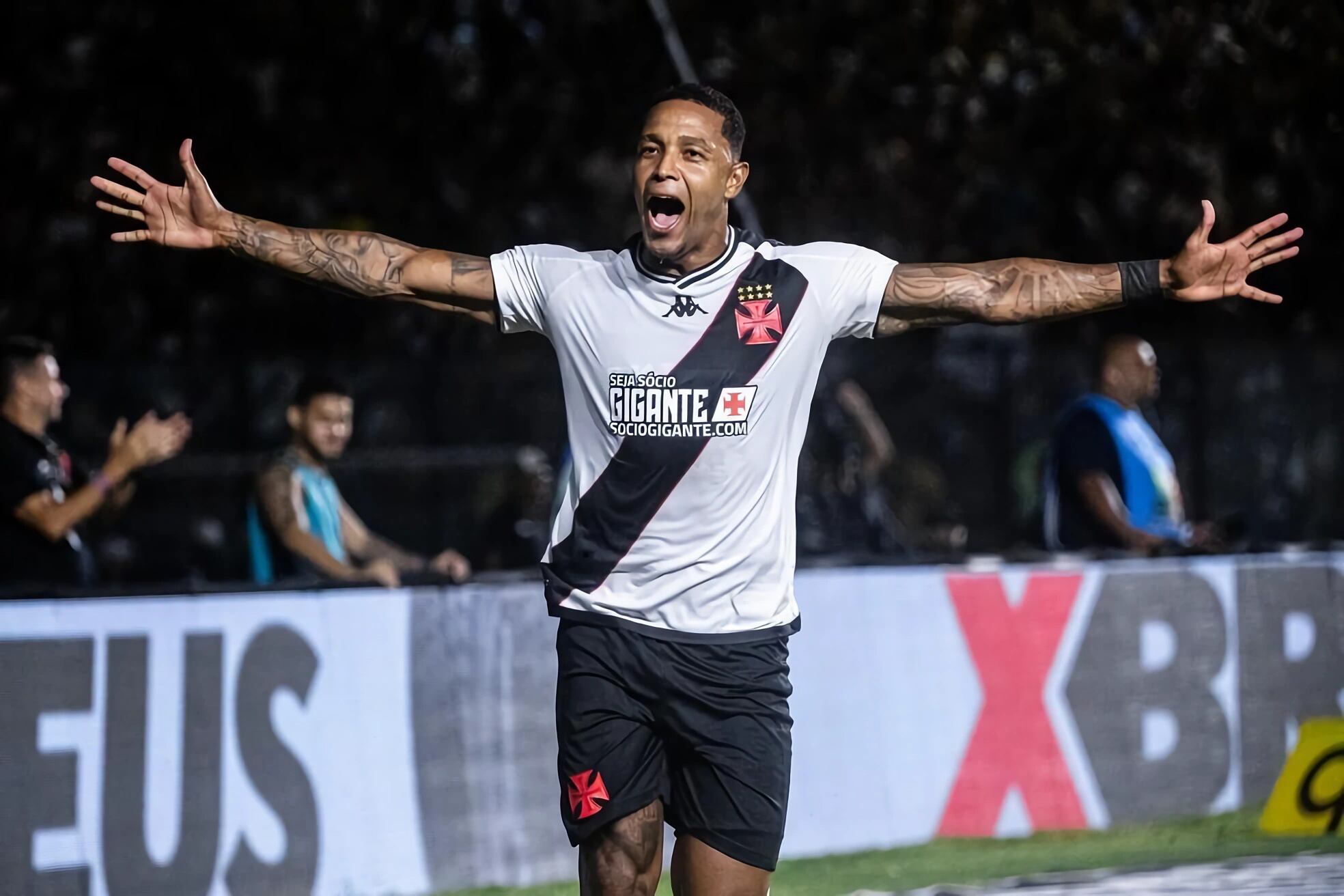 Con allanamiento a instalaciones de Vasco da Gama: justicia brasileña investiga a jugador por tráfico de armas y drogas