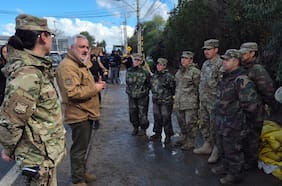Defensa refuerza despliegue militar en diez regiones por sistema frontal