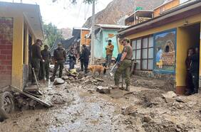 Suelos sin absorción y lluvias fueras de temporada: los factores del aluvión que dejó más de 250 damnificados en el norte