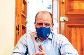 Gobierno evalúa insistir en eliminar inhabilidades para alcaldes, concejales y cores