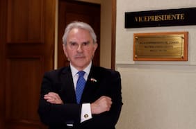 Tras sus dichos sobre el Estrecho de Magallanes: Moreira exige “buen trato” de embajador de EE.UU. para negociar con Chile