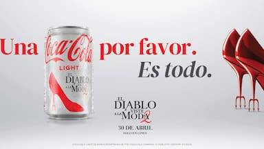 Coca-Cola Light debuta en la pasarela con “El diablo viste a la moda 2”