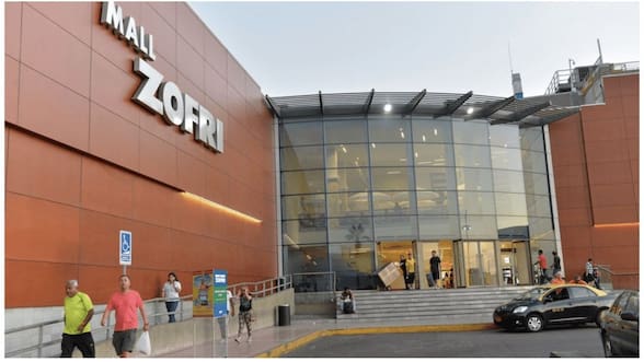 Gran incendio en la Zona Franca de Iquique: múltiples galpones se habrían visto afectados