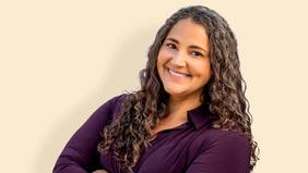 Laurie Santos, académica de Yale: “El uso de las redes sociales afecta negativamente a nuestra felicidad”