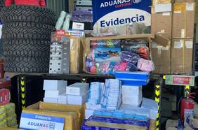 Sorprenden a camionero transportando $US 50 mil en mercancías de contrabando en el paso Cardenal Samoré