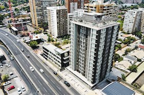 La promesa aún inconclusa de la alcaldesa Peñaloza: edificio social de Las Condes se mantiene deshabitado