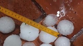 Tormenta con granizos provoca daños en viviendas, vehículos y cortes de luz en Paraguay